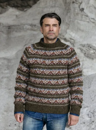 44-12 Nostalgía Strikkeopskrift sweater i Léttlopi trykt