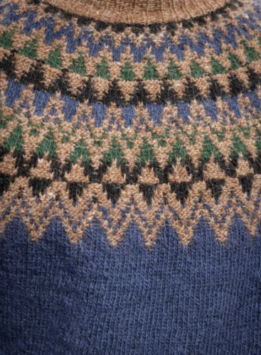 45-8 Skuggsjá Strikkeopskrift sweater i Fjallalopi (engelsk) trykt