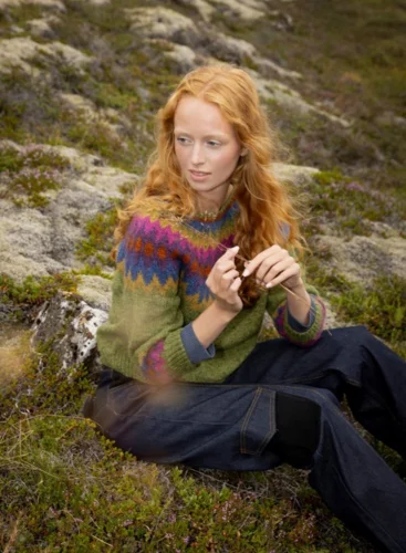 45-9 Mói Strikkeopskrift sweater i Fjallalopi (tysk) PDF