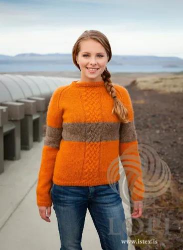 31-7 Gná Strikkeopskrift sweater i Léttlopi trykt