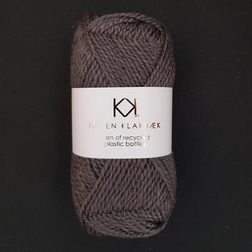 Recycled bottle yarn / Charcoal 3013