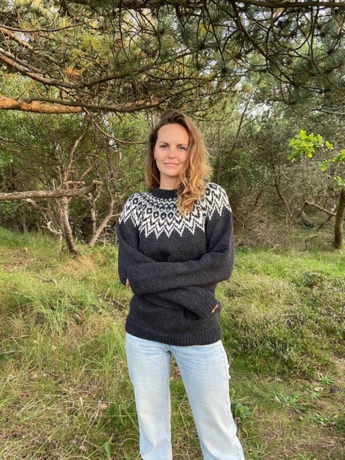 Che Che sweater / Coal/  Fuza Wool