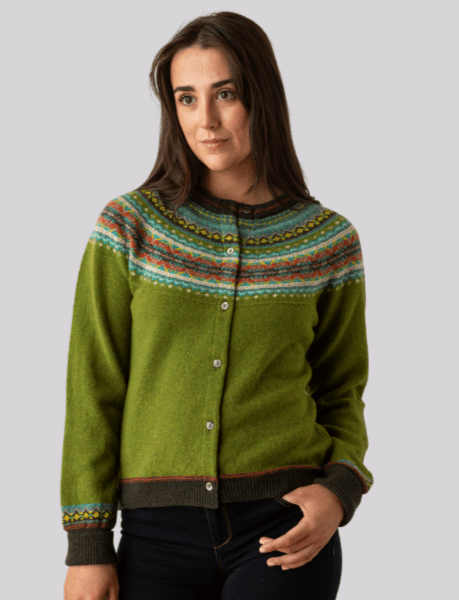 100% Merino/ Alpine Short Cardigan/ Moss/ Eribe