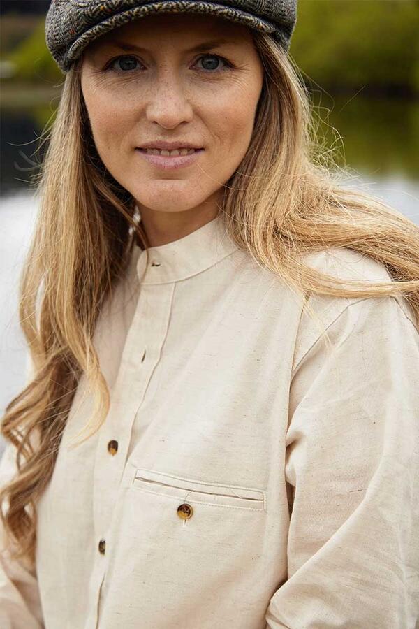 Klassisk Hør skjorte i naturfarve/ Made in Ireland