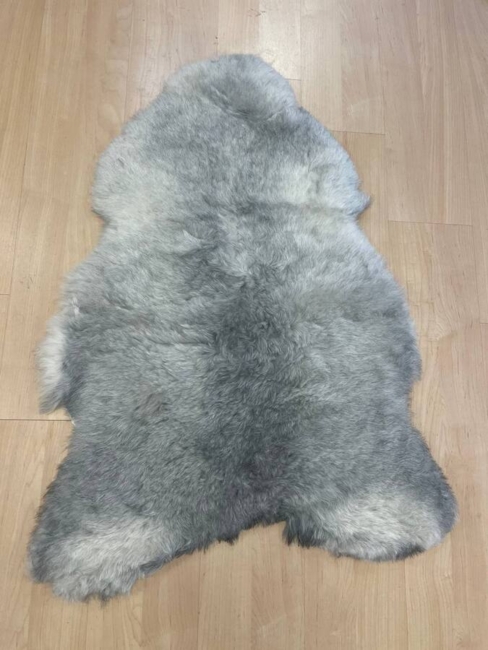 Islandske  Skind / Grå  / korthåret/ nr. 2020