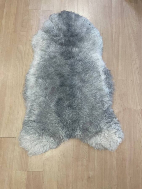 Islandske  Skind / Grå  / korthåret/ nr. 2023