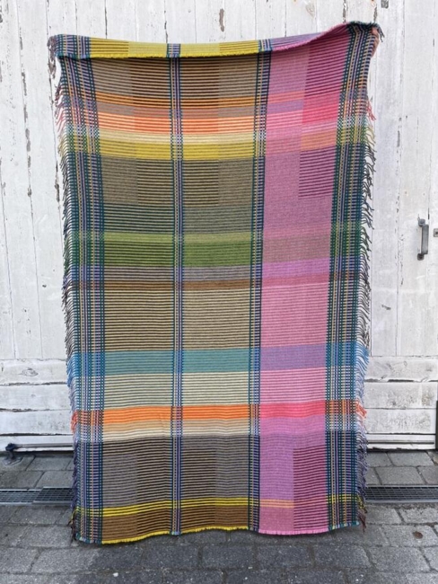 Hambling - uldplaid i pink, orange og røde nuancer - Wallace Sewell