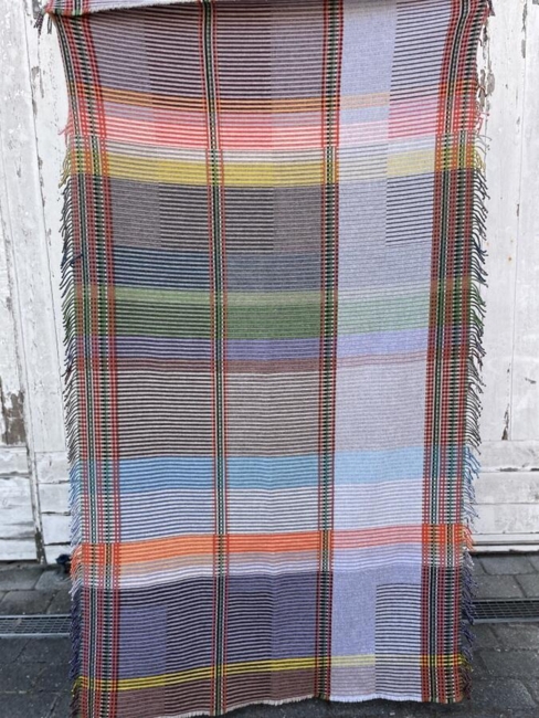  uldplaid i blå og lavendel nuancer - design af Wallace Sewell