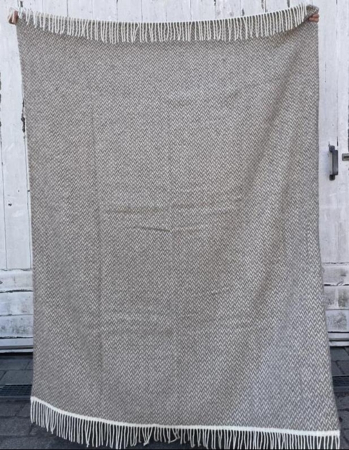 Herringbone ulplaid i grå nuancer - 100% norsk uld