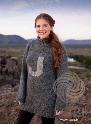 31-8 Frikki Strikkeopskrift sweater i Álafoss lopi og Hosuband PDF