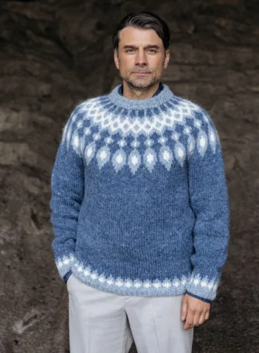 44-16 Skammdegi Strikkeopskrift sweater i Plötulopi (pladegarn) trykt