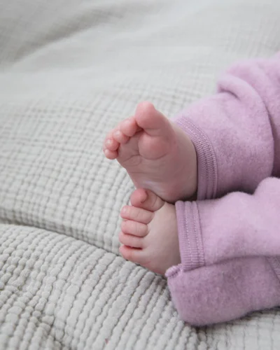 Engel Natur babydragt med hætte og lynlås i uldfleece, rosentræ meleret – billede 3