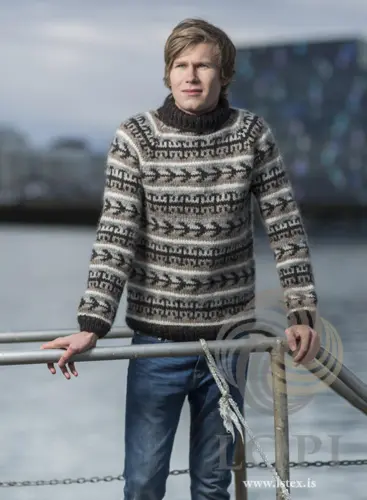 34-11 Öngull Strikkeopskrift sweater i Álafoss lopi trykt