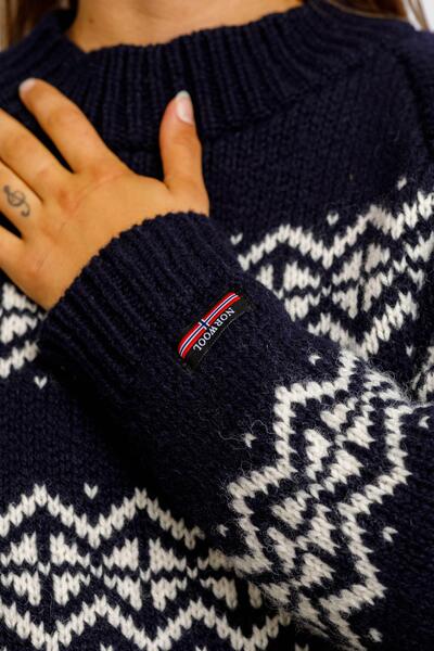 Nordisk Uldsweater / Slim fit / Navy