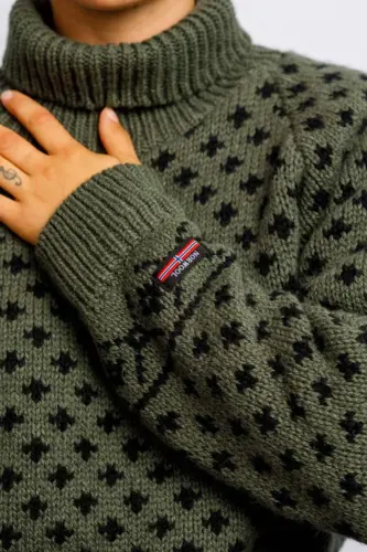 Islænder Sweater -klassisk med rullekrave - Mørk Oliven