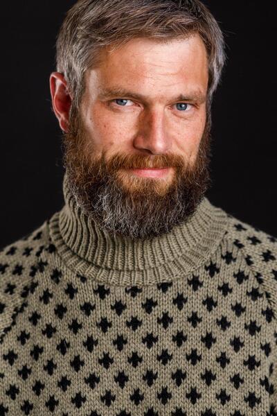 "Islænder" sweater / Rullekrave / Olivegrøn