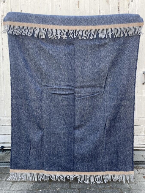 Fiskebensvævet blå  uldplaid med beige kant – 100% ny norsk uld