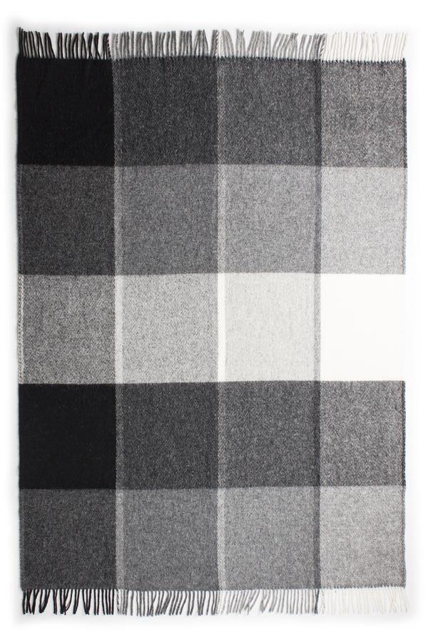 Ternet uldplaid i sort, grå og råhvid – 100% ny norsk uld