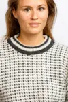 Færøsk uldsweater med rund hals i 100% ren uld / Råhvid