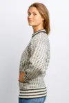 Færøsk uldsweater med rund hals i 100% ren uld / Råhvid