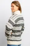 Islænder sweater - Naturhvid med gråt færøsk mønster