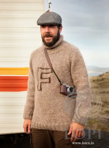 31-8 Frikki Strikkeopskrift sweater i Álafoss lopi og Hosuband PDF