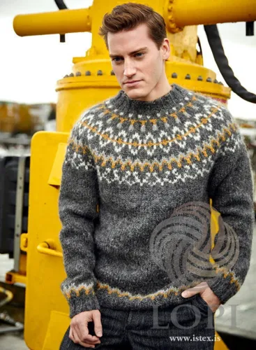 37-4 Hvammur Strikkeopskrift sweater i Álafoss lopi PDF