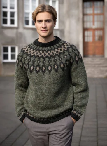 44-16 Skammdegi Strikkeopskrift sweater i Plötulopi (pladegarn) PDF