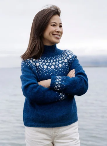 44-6 Snjókorn Strikkeopskrift sweater i Fjallalopi PDF