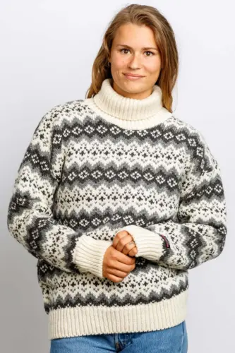 Islænder sweater - Naturhvid med gråt færøsk mønster